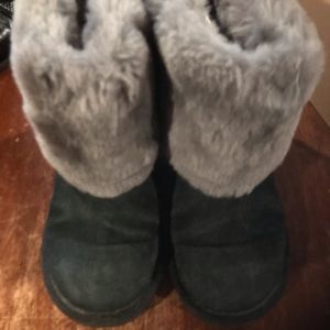 Ugh boots girls